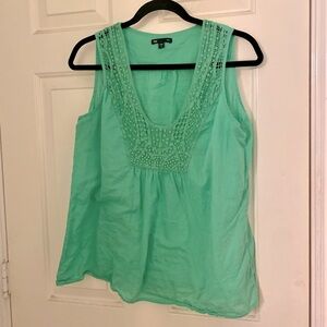 Gap green sleeveless crochet top size Medium